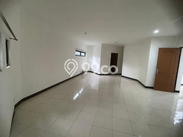 Ruko Disewakan Kawasan Pungkur, Luas 140m², Lokasi Bisnis, Akses Utama Ruko Disewakan Kawasan Pungkur, Luas 140m², Lokasi Bisnis, Akses Utama