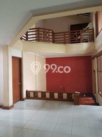 PRIME PROPERTY! Rumah di , 4 KM, Area Premium, LT 300m2m² LB 250m2m² PRIME PROPERTY! Rumah di , 4 KM, Area Premium, LT 300m2m² LB 250m2m²