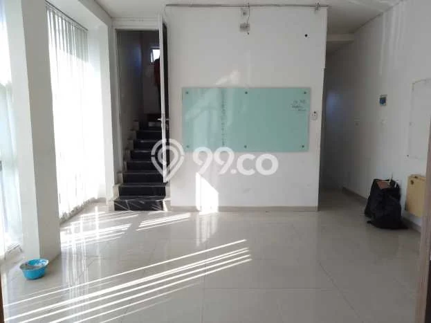 Unit Ruko Disewakan di Setra Sari di Area Ramai & Strategis Unit Ruko Disewakan di Setra Sari di Area Ramai & Strategis