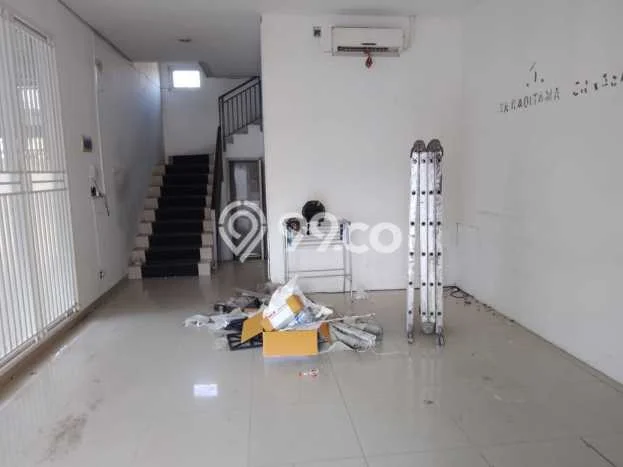 Unit Ruko Disewakan di Setra Sari di Area Ramai & Strategis Unit Ruko Disewakan di Setra Sari di Area Ramai & Strategis