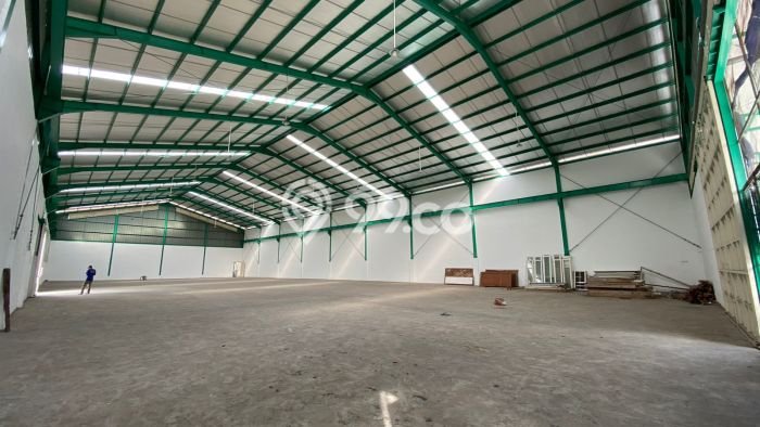 Gudang untuk Disewa di Pusat Bandung Luas Bangunan 1500m2 Gudang untuk Disewa di Pusat Bandung Luas Bangunan 1500m2