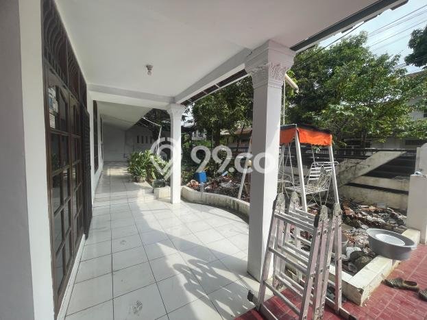 Ready to Use! Luxury House LT 330m2 Desain Elegan di Pulomas Ready to Use! Luxury House LT 330m2 Desain Elegan di Pulomas
