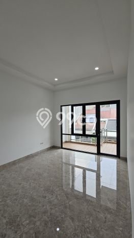 Ready to Use! Luxury House LT 180m2 Desain Elegan di BSD Nusaloka Ready to Use! Luxury House LT 180m2 Desain Elegan di BSD Nusaloka