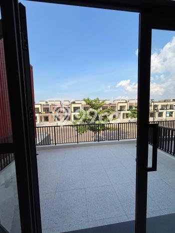 Ruko Premium di Summarecon Serpong, Luas 163m², Jalan Mainroad, Ramai Ruko Premium di Summarecon Serpong, Luas 163m², Jalan Mainroad, Ramai