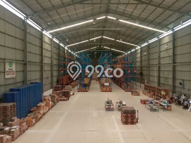 Gudang Strategis Kawasan , Luas 3706m2m², Posisi Mainroad Gudang Strategis Kawasan , Luas 3706m2m², Posisi Mainroad