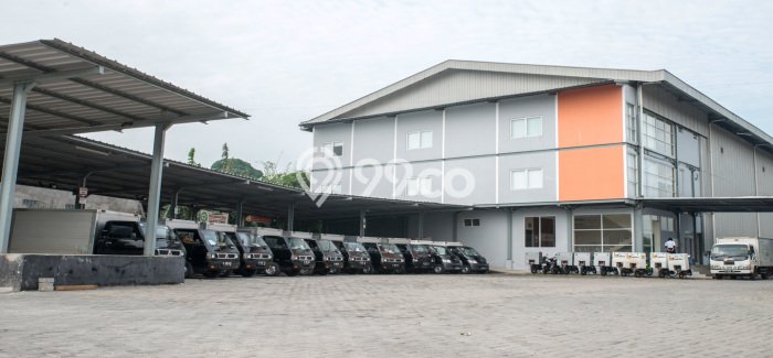 Gudang Strategis Kawasan , Luas 3706m2m², Posisi Mainroad Gudang Strategis Kawasan , Luas 3706m2m², Posisi Mainroad