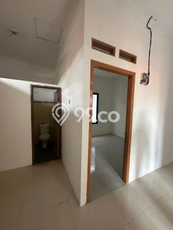 Unit Kost Dijual di Pagedangan dengan 4 Kamar Tidur & Luas Bangunan 164m2 Unit Kost Dijual di Pagedangan dengan 4 Kamar Tidur & Luas Bangunan 164m2