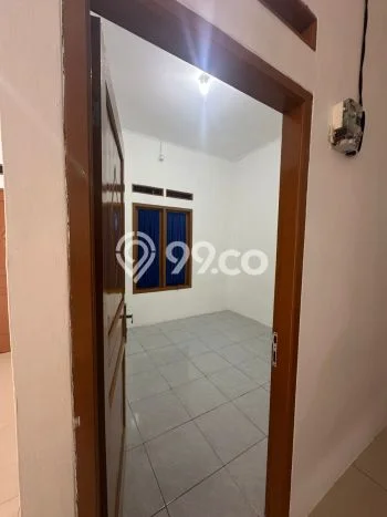 Unit Kost Dijual di Pagedangan dengan 4 Kamar Tidur & Luas Bangunan 164m2 Unit Kost Dijual di Pagedangan dengan 4 Kamar Tidur & Luas Bangunan 164m2