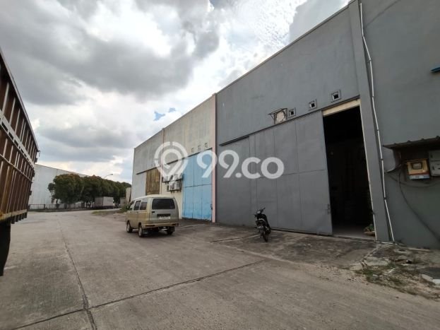 Unit Komersial Disewakan di Jakarta Barat Area Strategis Harga Kompetitif Unit Komersial Disewakan di Jakarta Barat Area Strategis Harga Kompetitif