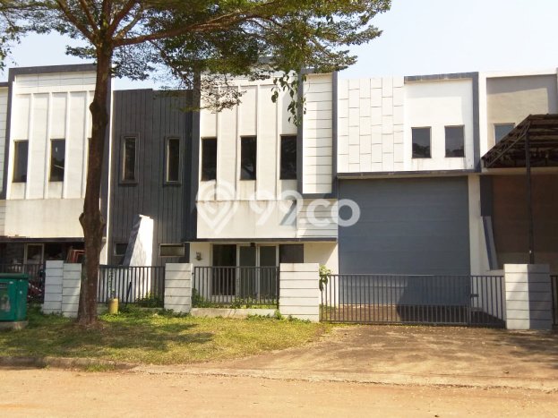 Gudang For Rent di BSD, Luas 300m², Area Strategis, Siap Operasi Gudang For Rent di BSD, Luas 300m², Area Strategis, Siap Operasi