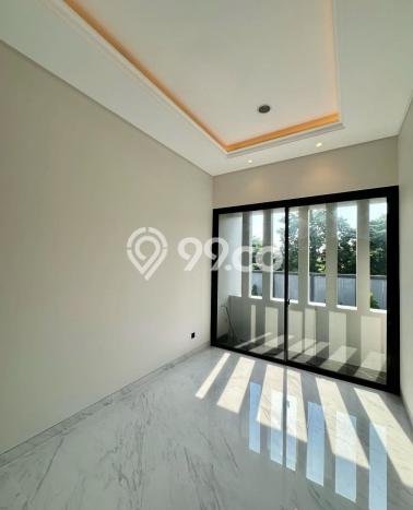Rumah Elit LB 375m2 Siap Pakai Desain Elegan di Permata Buana, Jakarta Barat Rumah Elit LB 375m2 Siap Pakai Desain Elegan di Permata Buana, Jakarta Barat
