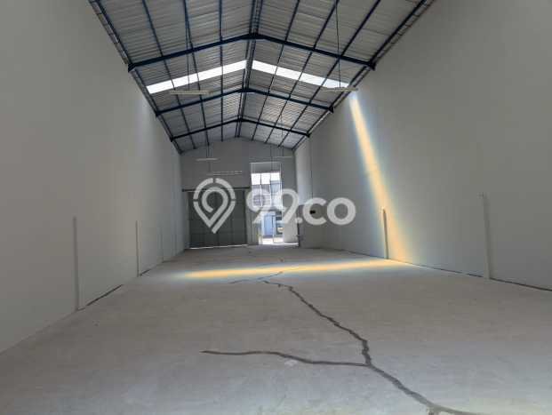 Gudang Lokasi Komersial di , Luas 320m2m², Jalur Utama Gudang Lokasi Komersial di , Luas 320m2m², Jalur Utama
