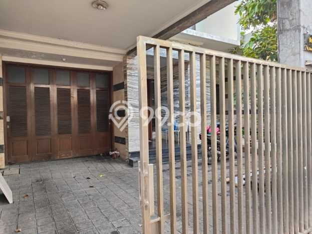 Hunian Eksklusif Dijual LT 260m2 di Kebon Jeruk, Jakarta Barat Hunian Eksklusif Dijual LT 260m2 di Kebon Jeruk, Jakarta Barat