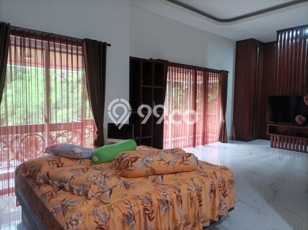 Dijual Rumah Mewah Elegan Dengan View Eksklusif di Taman Meruya, Jakarta Barat Dijual Rumah Mewah Elegan Dengan View Eksklusif di Taman Meruya, Jakarta Barat