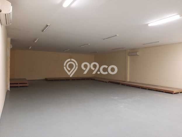 LOKASI PREMIUM! Gudang di Pantai Indah Kapuk, Luas 240m2m², Jalan Utama, Area Bisnis LOKASI PREMIUM! Gudang di Pantai Indah Kapuk, Luas 240m2m², Jalan Utama, Area Bisnis