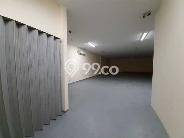 LOKASI PREMIUM! Gudang di Pantai Indah Kapuk, Luas 240m2m², Jalan Utama, Area Bisnis LOKASI PREMIUM! Gudang di Pantai Indah Kapuk, Luas 240m2m², Jalan Utama, Area Bisnis