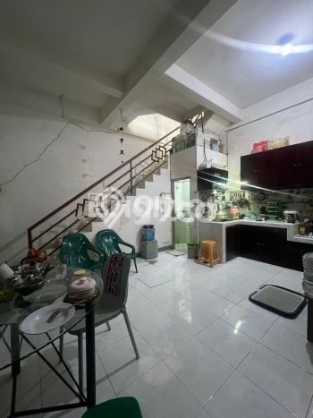 Rumah Luas Asri 2 KT Siap Huni di Dukuh Kupang Surabaya Rumah Luas Asri 2 KT Siap Huni di Dukuh Kupang Surabaya