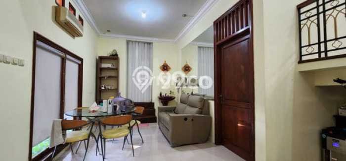 Hunian Elit LB 200m2 Siap Pakai Desain Elegan di Citraland, Surabaya Hunian Elit LB 200m2 Siap Pakai Desain Elegan di Citraland, Surabaya