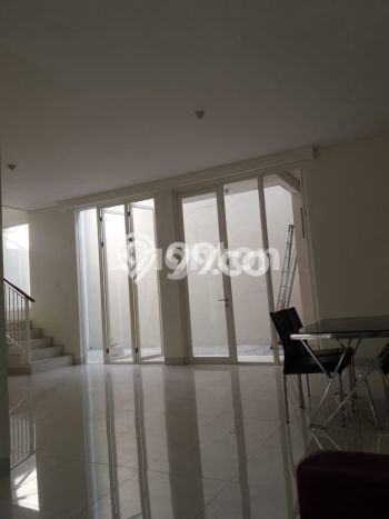 Disewakan segera hunian minimalis lokasi strategis 4 Kamar di Tandes, Surabaya Disewakan segera hunian minimalis lokasi strategis 4 Kamar di Tandes, Surabaya