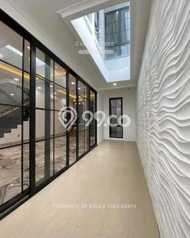 Rumah Elit LB 250m2 Siap Huni Desain Elegan di Alam Sutera, Tangerang Rumah Elit LB 250m2 Siap Huni Desain Elegan di Alam Sutera, Tangerang