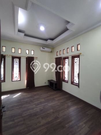 Hunian Nyaman Asri 5 KT Siap Huni di Graha Raya Tangerang Selatan Hunian Nyaman Asri 5 KT Siap Huni di Graha Raya Tangerang Selatan