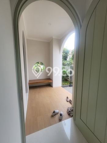Rumah Eksklusif Dijual LT 220m2 di BSD, Tangerang Selatan Rumah Eksklusif Dijual LT 220m2 di BSD, Tangerang Selatan