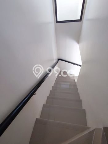 Disewakan! Rumah 3 Kamar Tidur &
2 Kamar Mandi di Graha Raya, Tangerang Selatan Disewakan! Rumah 3 Kamar Tidur &
2 Kamar Mandi di Graha Raya, Tangerang Selatan