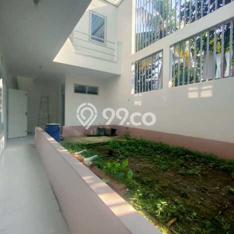 Ready to Use! Luxury House LT 240m2 Desain Modern di BSD Ready to Use! Luxury House LT 240m2 Desain Modern di BSD