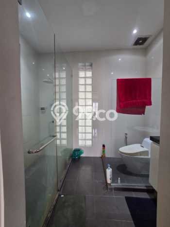 Ready to Use! Luxury House LT 180m2 Desain Elegan di Graha Raya Ready to Use! Luxury House LT 180m2 Desain Elegan di Graha Raya
