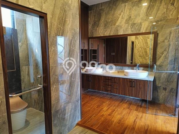 For Sale! Premium House LT 326m2 Desain Elegan di Kemang For Sale! Premium House LT 326m2 Desain Elegan di Kemang