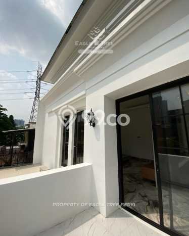 Rumah Elit LB 250m2 Siap Huni Desain Elegan di Alam Sutera, Tangerang Rumah Elit LB 250m2 Siap Huni Desain Elegan di Alam Sutera, Tangerang