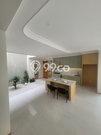 Rumah Eksklusif Dijual LT 220m2 di BSD, Tangerang Selatan Rumah Eksklusif Dijual LT 220m2 di BSD, Tangerang Selatan