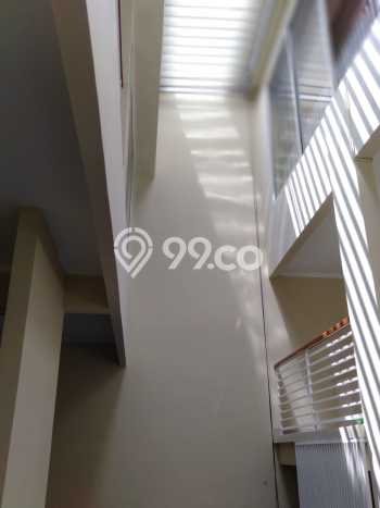 Rumah Mewah LB 225m2 Siap Pakai Desain Elegan di Bintaro, Tangerang Selatan Rumah Mewah LB 225m2 Siap Pakai Desain Elegan di Bintaro, Tangerang Selatan