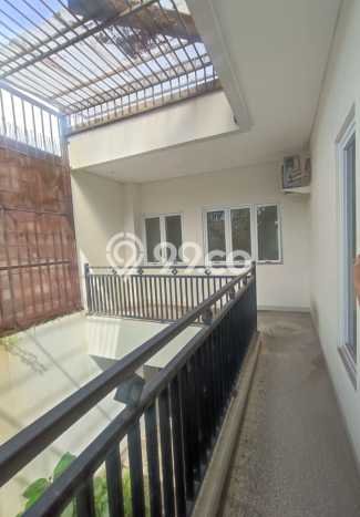 Ready to Use! Luxury House LT 240m2 Desain Modern di BSD Ready to Use! Luxury House LT 240m2 Desain Modern di BSD