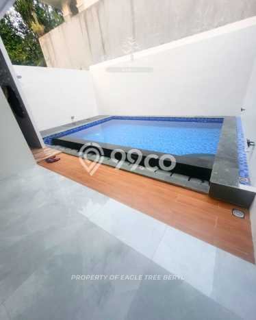 Dijual Rumah Luas Elegan Dengan View Eksklusif di Bintaro, Tangerang Selatan Dijual Rumah Luas Elegan Dengan View Eksklusif di Bintaro, Tangerang Selatan