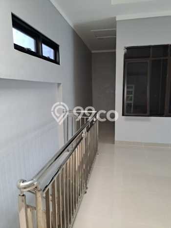 Jarang Ada! Rumah Sewa 4 Kamar Bagus Siap Huni Graha Raya Jarang Ada! Rumah Sewa 4 Kamar Bagus Siap Huni Graha Raya