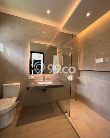 For Sale! Luxury House LT 240m2 Desain Modern di BSD For Sale! Luxury House LT 240m2 Desain Modern di BSD