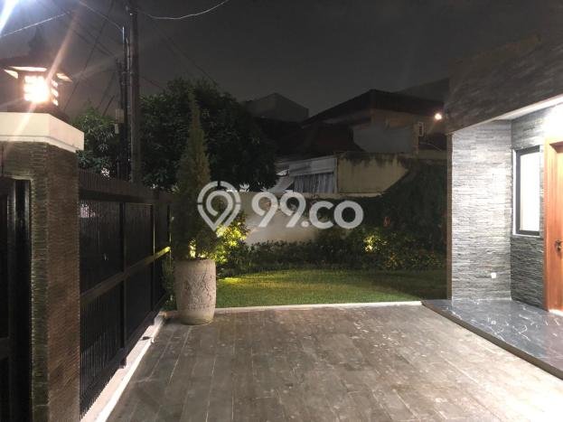 Ready to Use! Luxury House LT 310m2 Desain Modern di Graha Raya Ready to Use! Luxury House LT 310m2 Desain Modern di Graha Raya