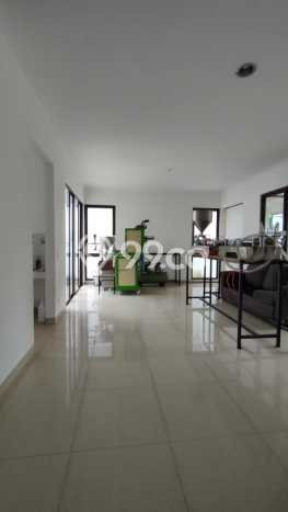 Ready to Use! Premium House LT 315m2 Desain Elegan di BSD Ready to Use! Premium House LT 315m2 Desain Elegan di BSD