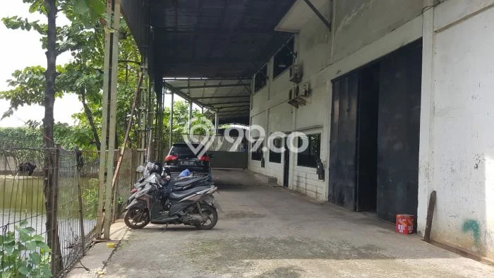 Unit Gudang Dijual di Jakarta Barat LT 1635m2 & LB 1000m2 Unit Gudang Dijual di Jakarta Barat LT 1635m2 & LB 1000m2