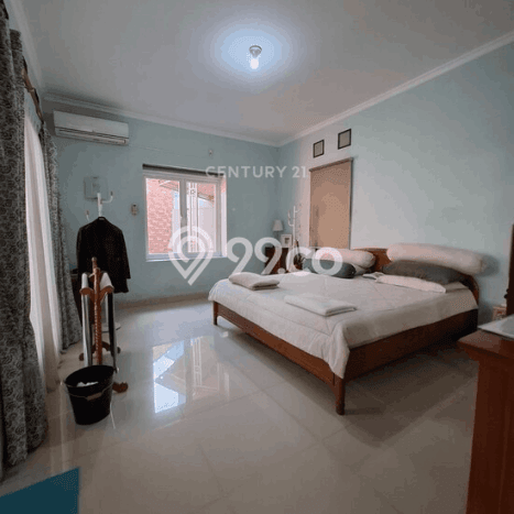 Rumah Mewah LB 250m2 Siap Pakai Desain Elegan di Graha Raya Bintaro, Tangerang Selatan Rumah Mewah LB 250m2 Siap Pakai Desain Elegan di Graha Raya Bintaro, Tangerang Selatan