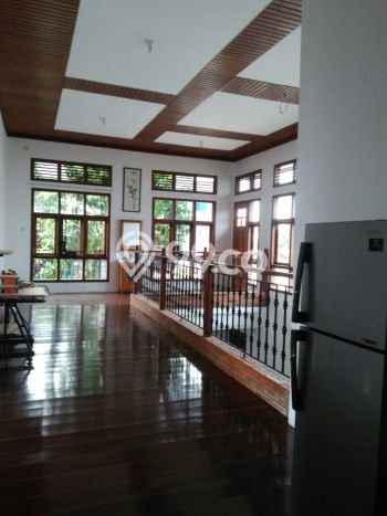 Hunian Elit LB 550m2 Siap Huni Desain Elegan di Bintaro, Tangerang Selatan Hunian Elit LB 550m2 Siap Huni Desain Elegan di Bintaro, Tangerang Selatan