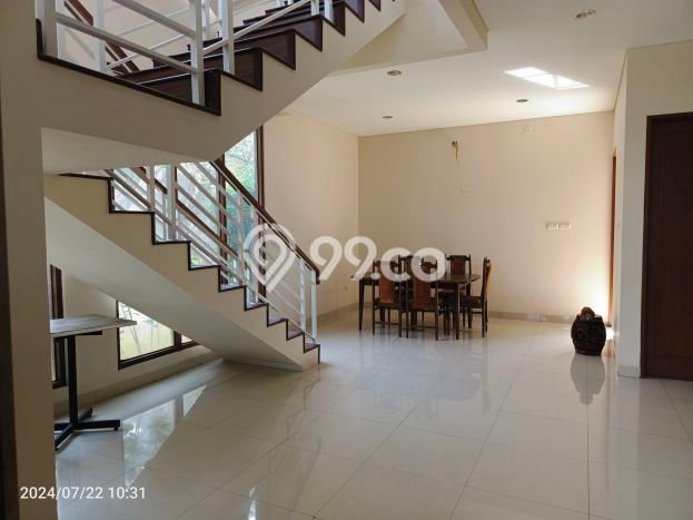 Ready to Use! Luxury House LT 181m2 Desain Modern di Lebak Bulus Ready to Use! Luxury House LT 181m2 Desain Modern di Lebak Bulus