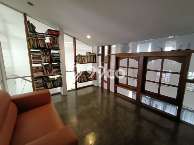Siap Huni Rumah Mewah 8 Kamar di Senen Dekat ke Mana Pun Siap Huni Rumah Mewah 8 Kamar di Senen Dekat ke Mana Pun