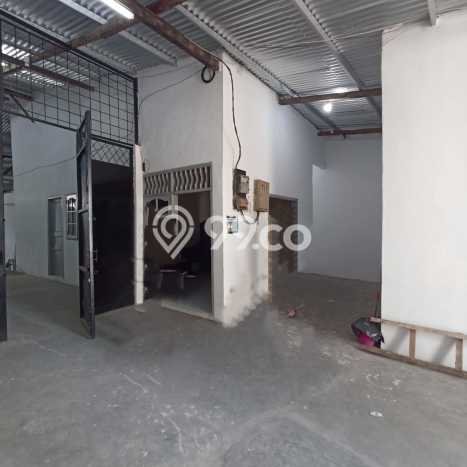 Disewakan Gudang Strategis Kawasan Cengkareng, Luas 200m², Pusat Bisnis Disewakan Gudang Strategis Kawasan Cengkareng, Luas 200m², Pusat Bisnis