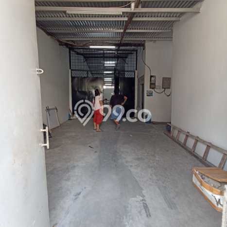 Disewakan Gudang Strategis Kawasan Cengkareng, Luas 200m², Pusat Bisnis Disewakan Gudang Strategis Kawasan Cengkareng, Luas 200m², Pusat Bisnis