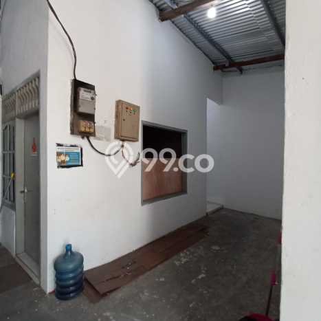 Disewakan Gudang Strategis Kawasan Cengkareng, Luas 200m², Pusat Bisnis Disewakan Gudang Strategis Kawasan Cengkareng, Luas 200m², Pusat Bisnis