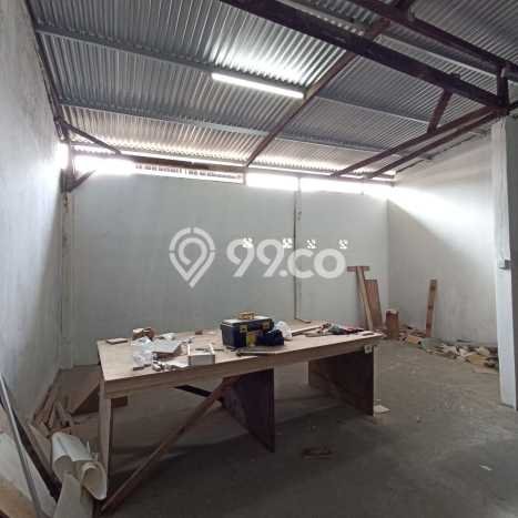 Disewakan Gudang Strategis Kawasan Cengkareng, Luas 200m², Pusat Bisnis Disewakan Gudang Strategis Kawasan Cengkareng, Luas 200m², Pusat Bisnis
