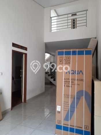 Rumah Strategis Modern Lb 135m2 di Cengkareng, Jakarta Barat Rumah Strategis Modern Lb 135m2 di Cengkareng, Jakarta Barat