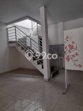 Rumah Strategis Modern Lb 135m2 di Cengkareng, Jakarta Barat Rumah Strategis Modern Lb 135m2 di Cengkareng, Jakarta Barat